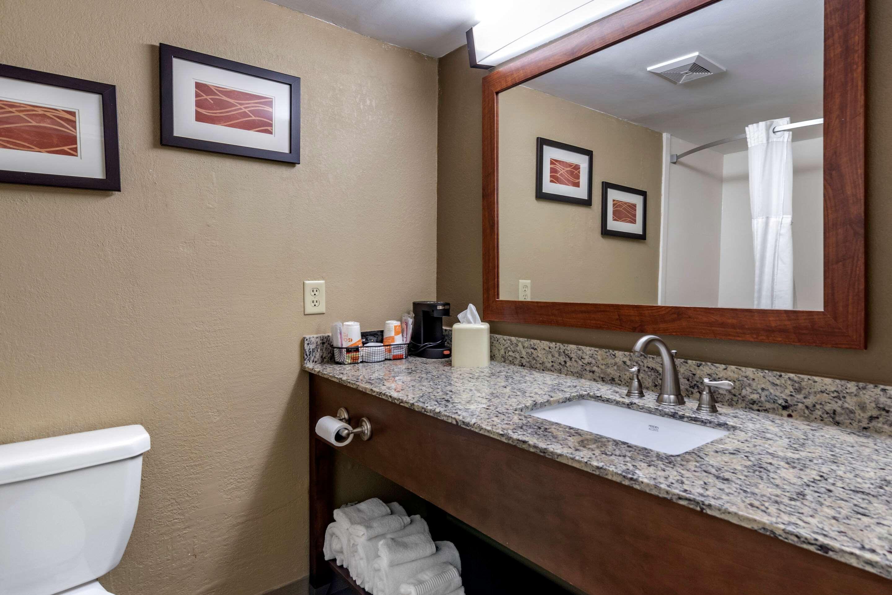 Comfort Inn&Suites Leeds I-20 Eksteriør bilde